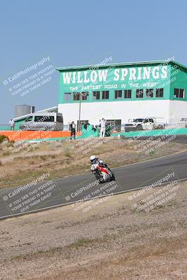 media/Apr-20-2025-AHRMA (Sun) [[393a79c373]]/Race/Group 11 early race/Turn 4b/